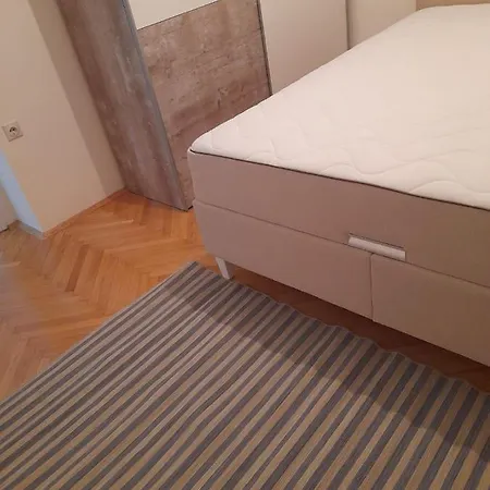 Rea 1 Lejlighed Pirot